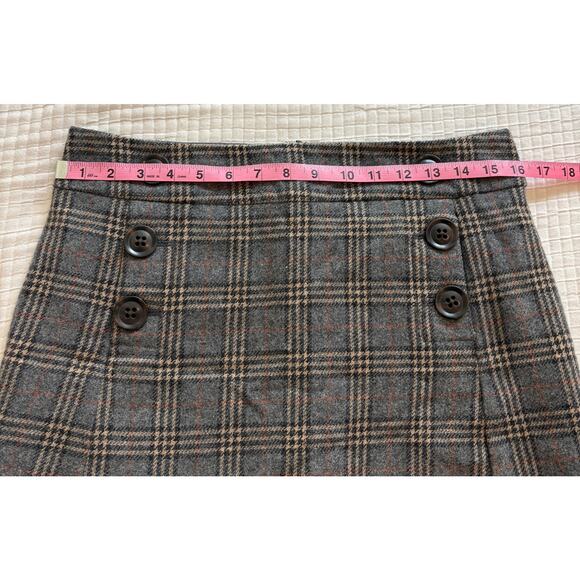 Gap women's Gray Plaid Mini Skirt with Button Details Size 4 - Picture 7 of 7